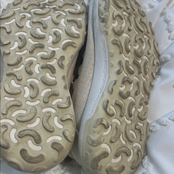 Allbirds Women's Cream and Beige Sneakers - Picture 3 of 4